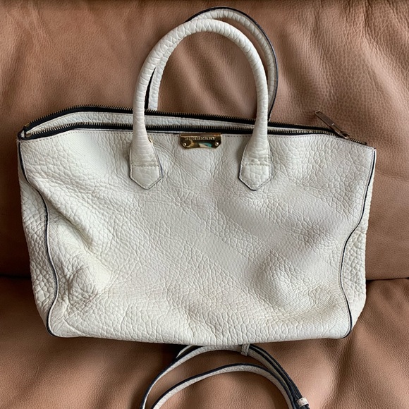 AUTHENTIC BURBERRY Dewsbury Grain Check Leather Tote - Picture 1 of 13